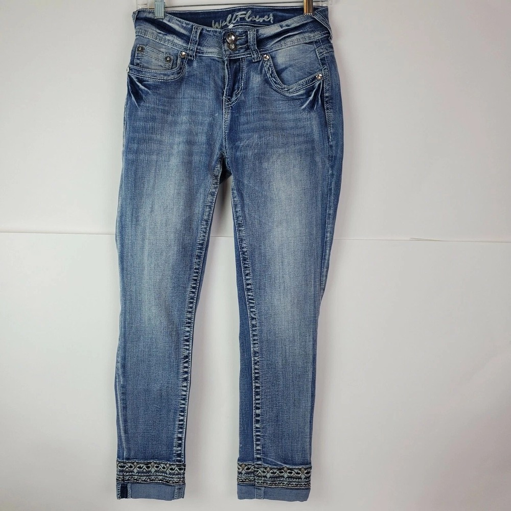 WallFlower Womens Embroidered Rhinestone Medium Wash Straight Leg Jeans Size 5